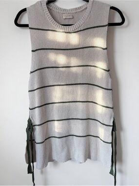 MUS & BIMBON NWOT Sleeveless Cream Knit Top w/Green Stripes & Side Detail -Sz L